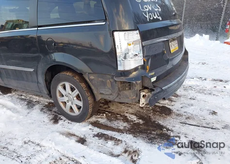 2013 Chrysler Town & Country Touring из США, поврежденный, VIN 2C4RC1BG8DR526533